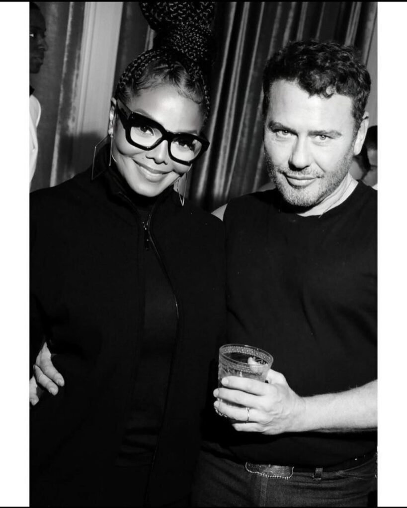 CHEERS! 1 Janet Jackson e Mertalas